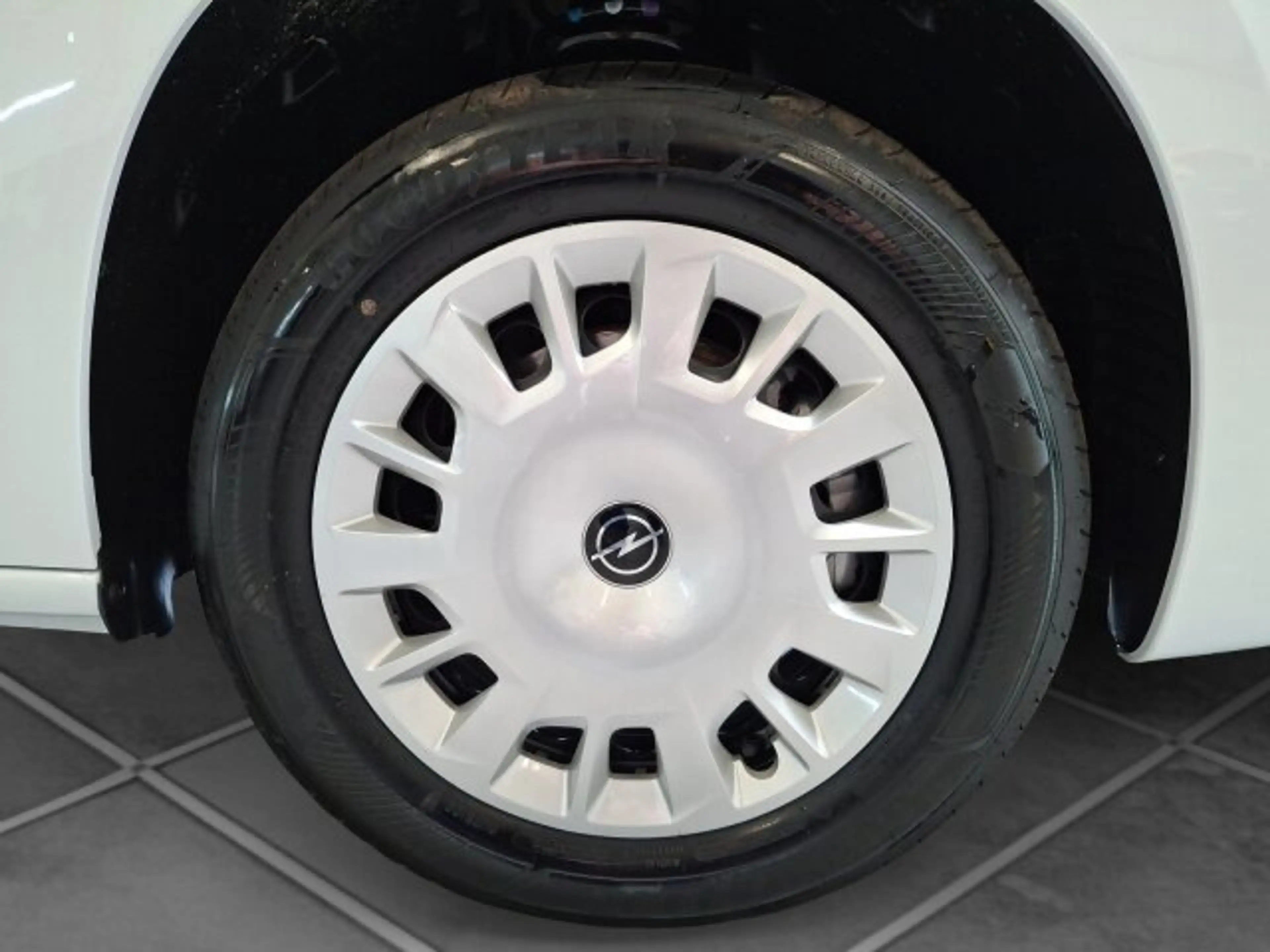 Opel Combo Life Edition 1.5 D 100 BAR-TZ +Matrix-Licht+Keyless+ — photo 6
