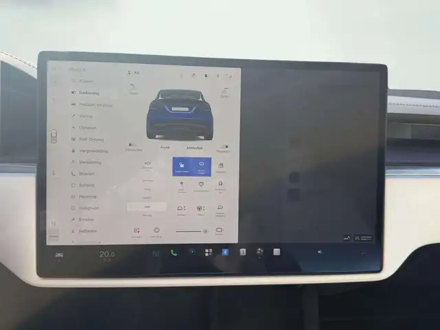 Tesla Model X view 18