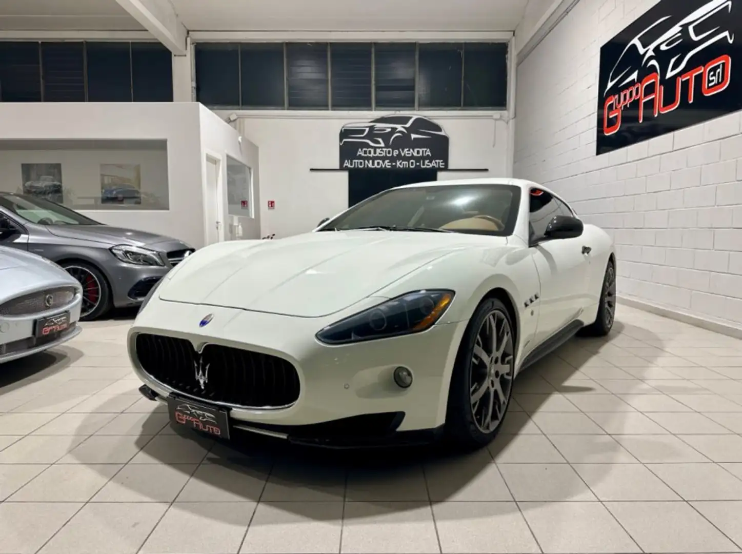 Maserati GranTurismo 4.7 V8 automatica S *CARBONIO*BOSE* Weiß - 1