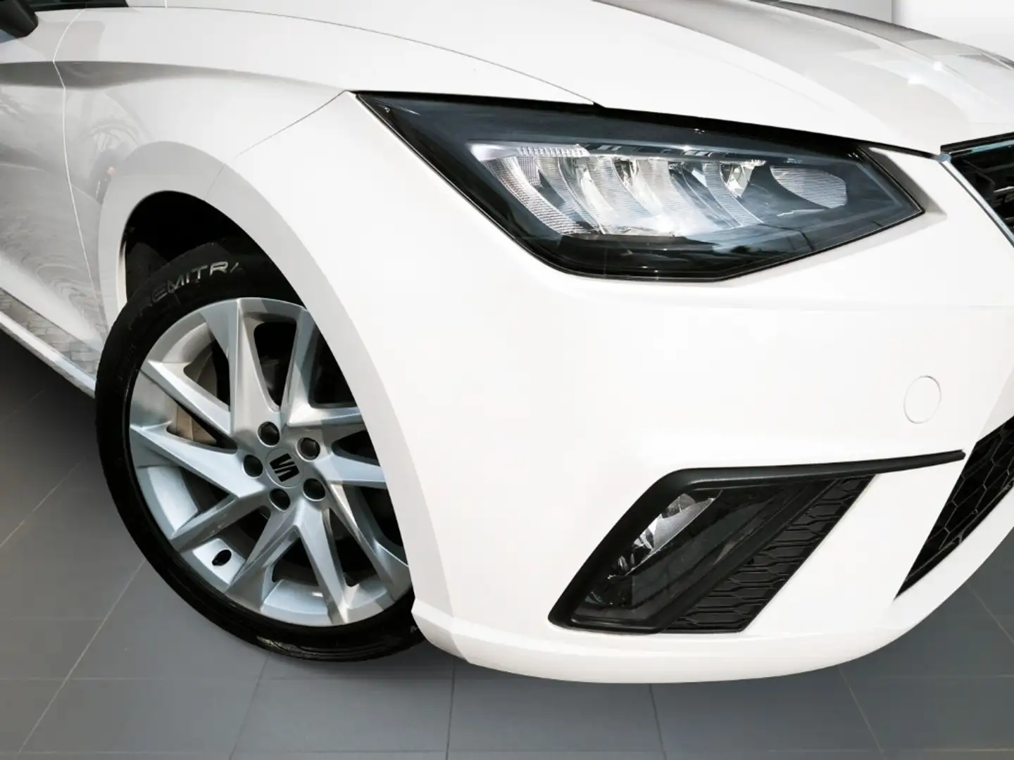 SEAT Ibiza 1.0 TSI FR LED DAB APPLE/ANDROID SITZHZG.NAVI PDC Weiß - 2