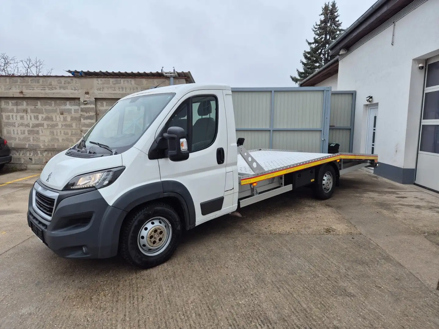 Peugeot Boxer 3,0 HDi 180 Abschleppwagen Weiß - 2