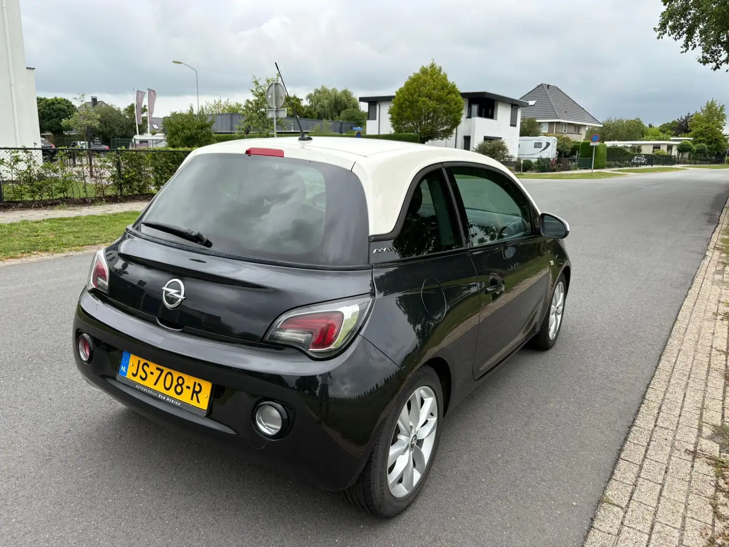 Opel Adam 1.2 Zwart - 2