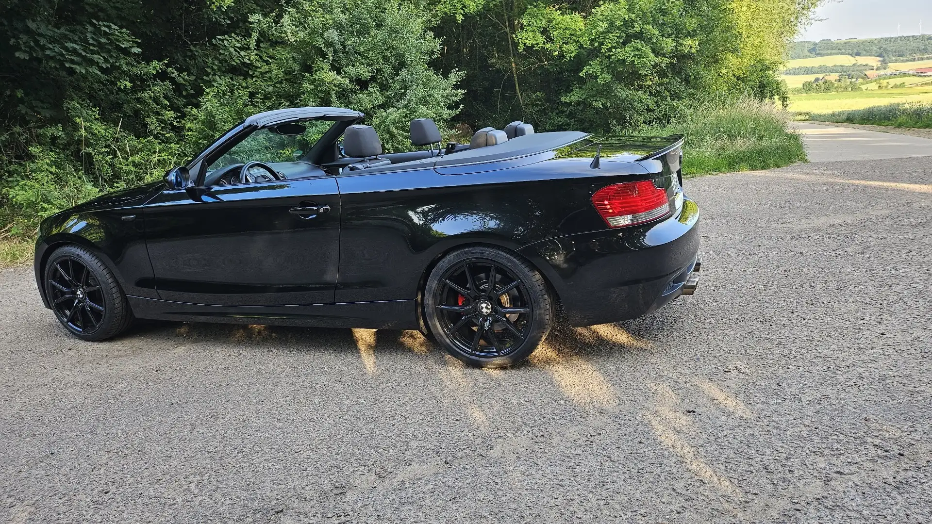 BMW 120 cabrio Schwarz - 2