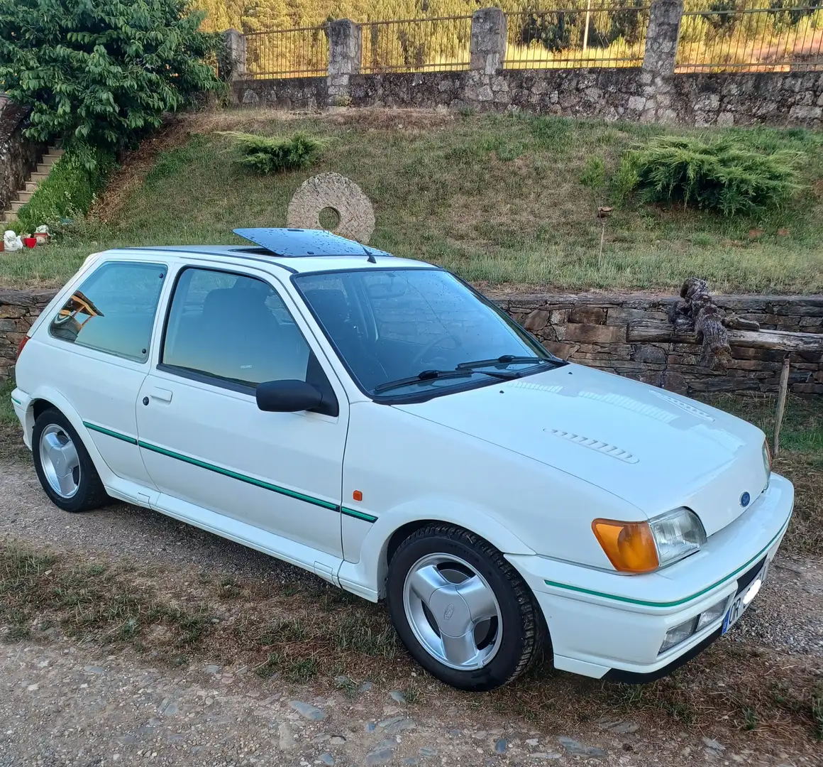 Ford Fiesta Fiesta 1.6i Turbo Blanc - 2
