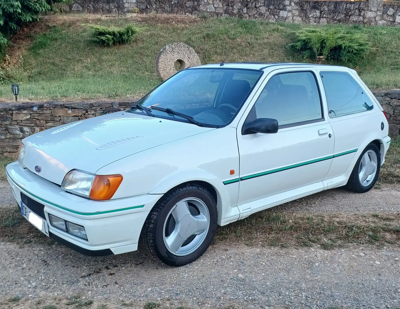 Ford Fiesta Fiesta 1.6i Turbo Blanc - 1