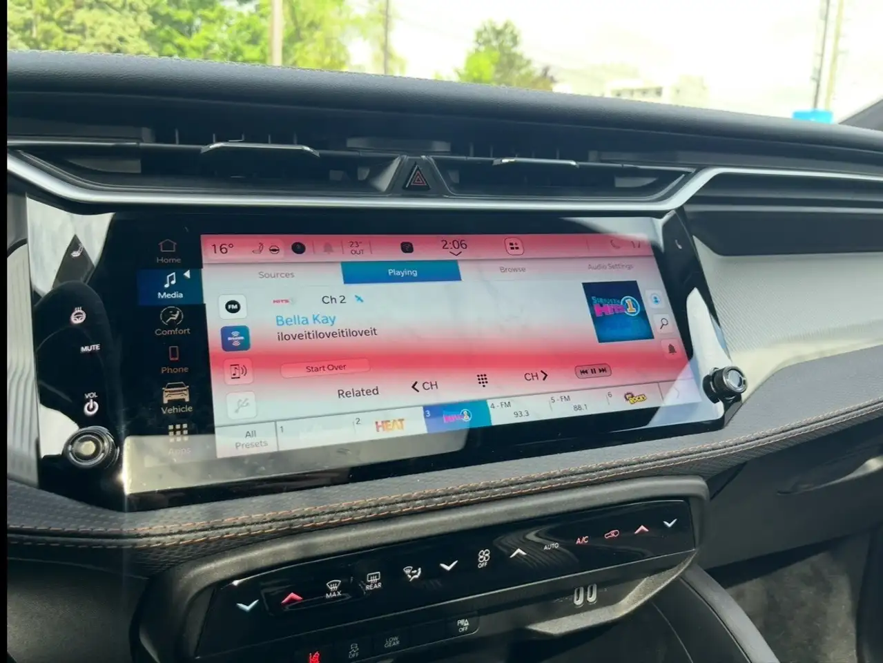 Jeep Cherokee снимка Jeep Cherokee