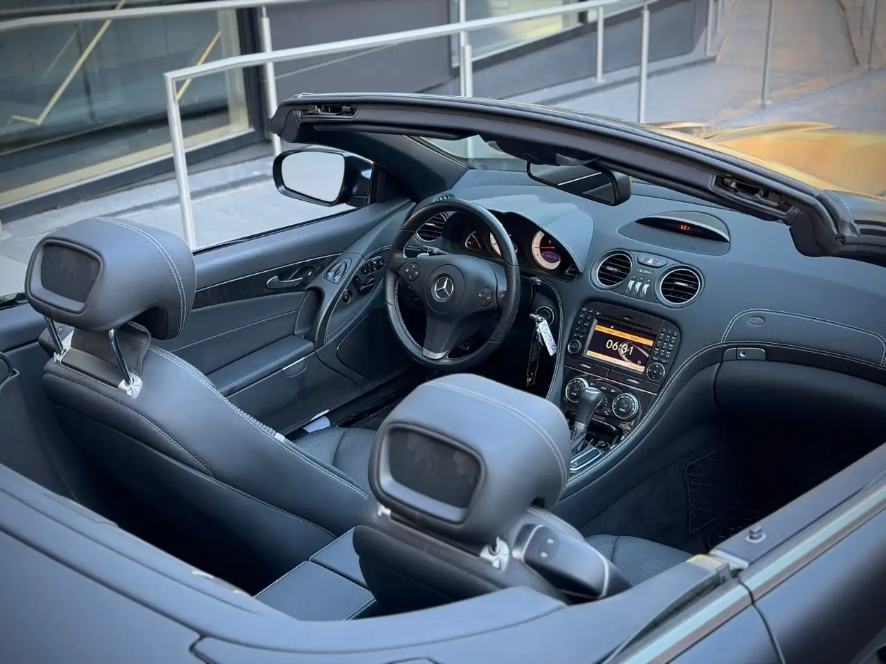 Mercedes-Benz SL photo Mercedes-Benz SL