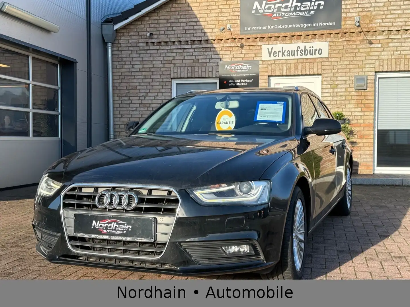 Audi A4 Avant Attraction*LED*SHZ*NAVI*AHK*TEMPO*ALO Schwarz - 1