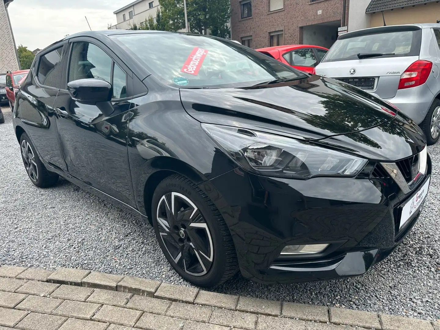 Nissan Micra N-Way Schwarz - 1