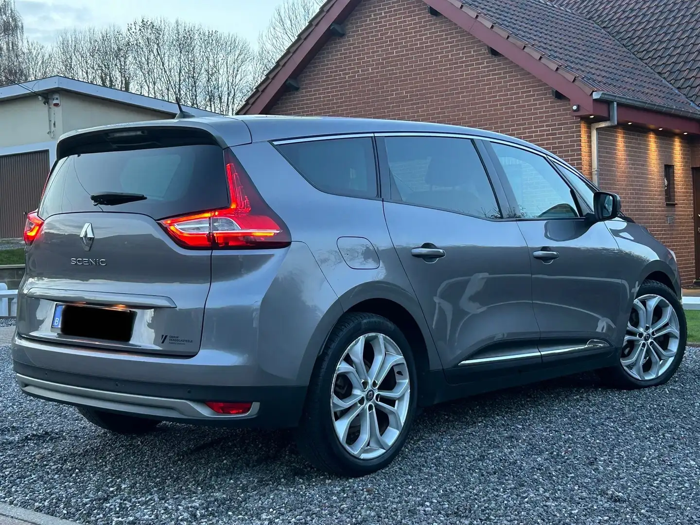 Renault Grand Scenic Scénic 1.7 Blue dCi Intens EDC (EU6.2) - 1