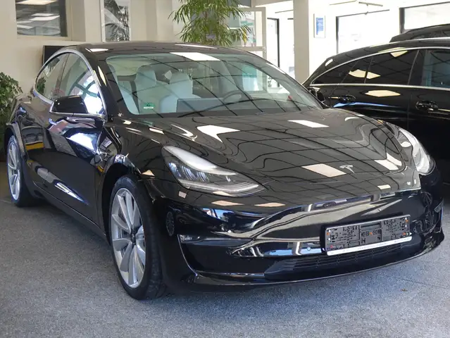 Tesla Model 3 Long Range Dual AWD