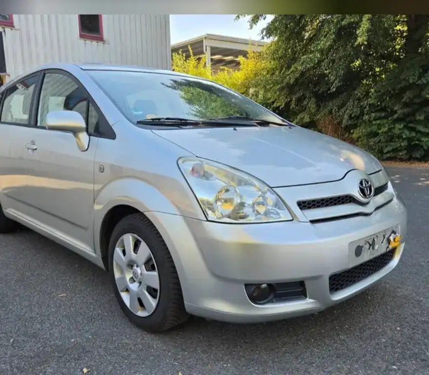 Toyota Corolla Verso 2007 из Европы — купить под ключ