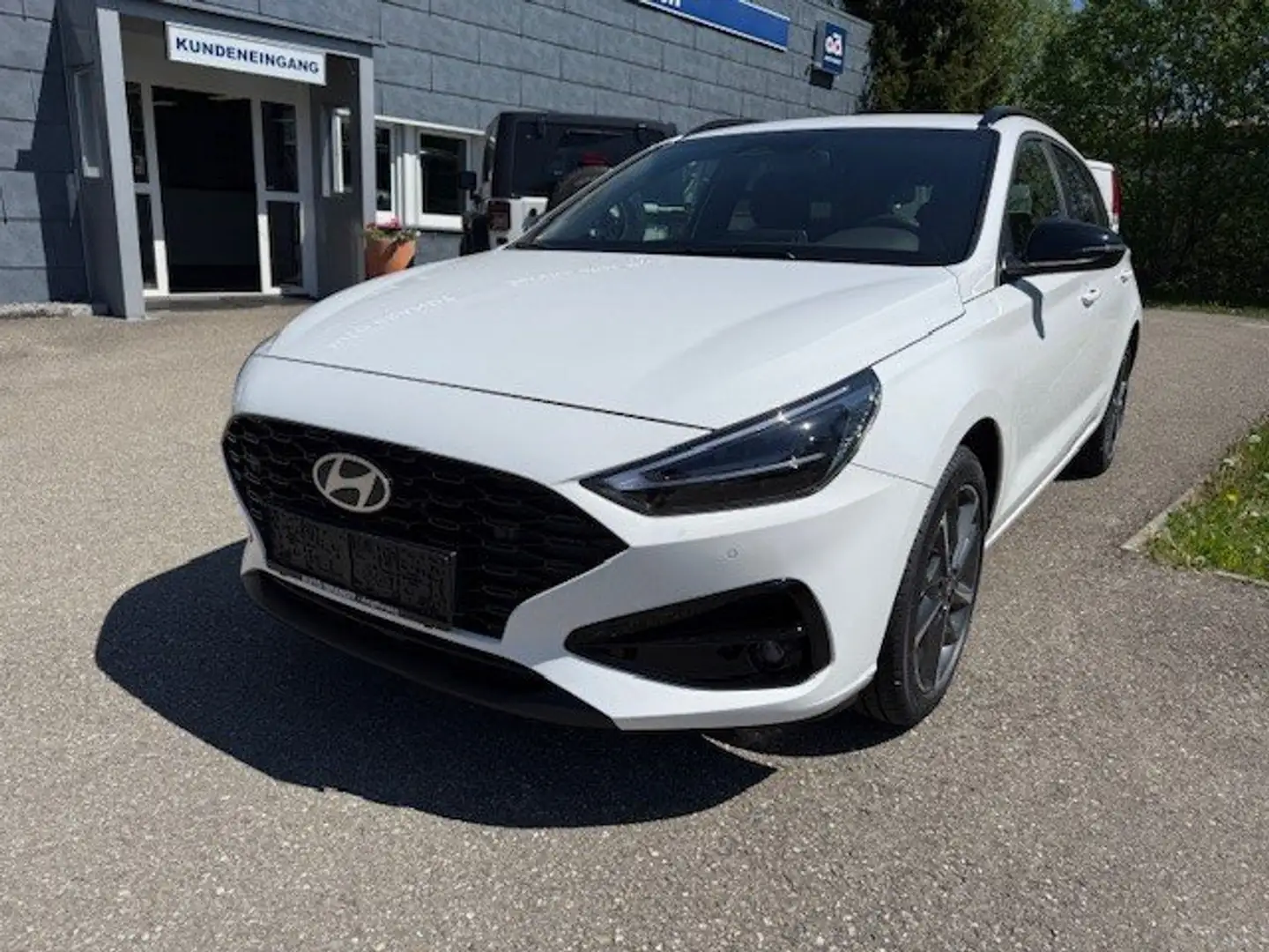 Hyundai i30 Kombi 1,5 DPI Go! Plus Weiß - 2