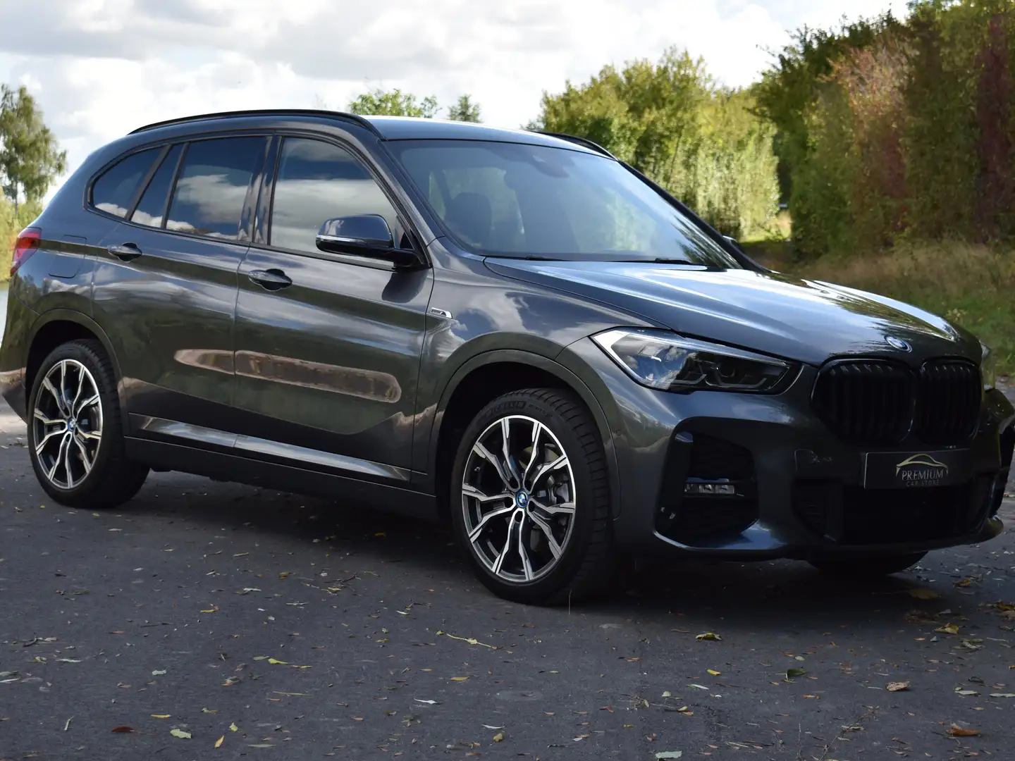 BMW X1 25e XDRIVE M-SPORT|19|LED|CARPLAY|TREKHAAK|CAMERA Grijs - 2