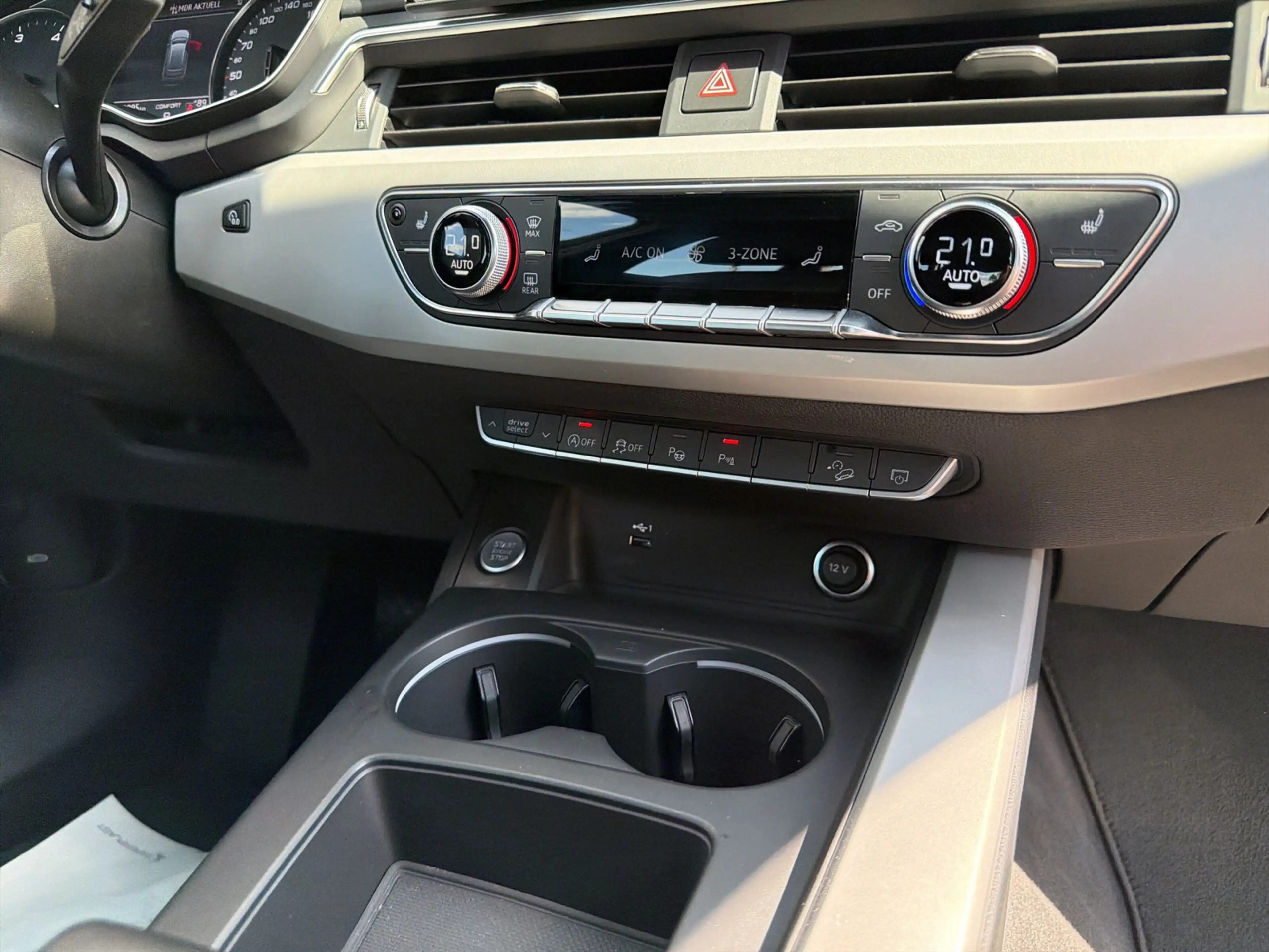 Audi A4 allroad 40 TDI qu AHK Navi Kamera — photo 8