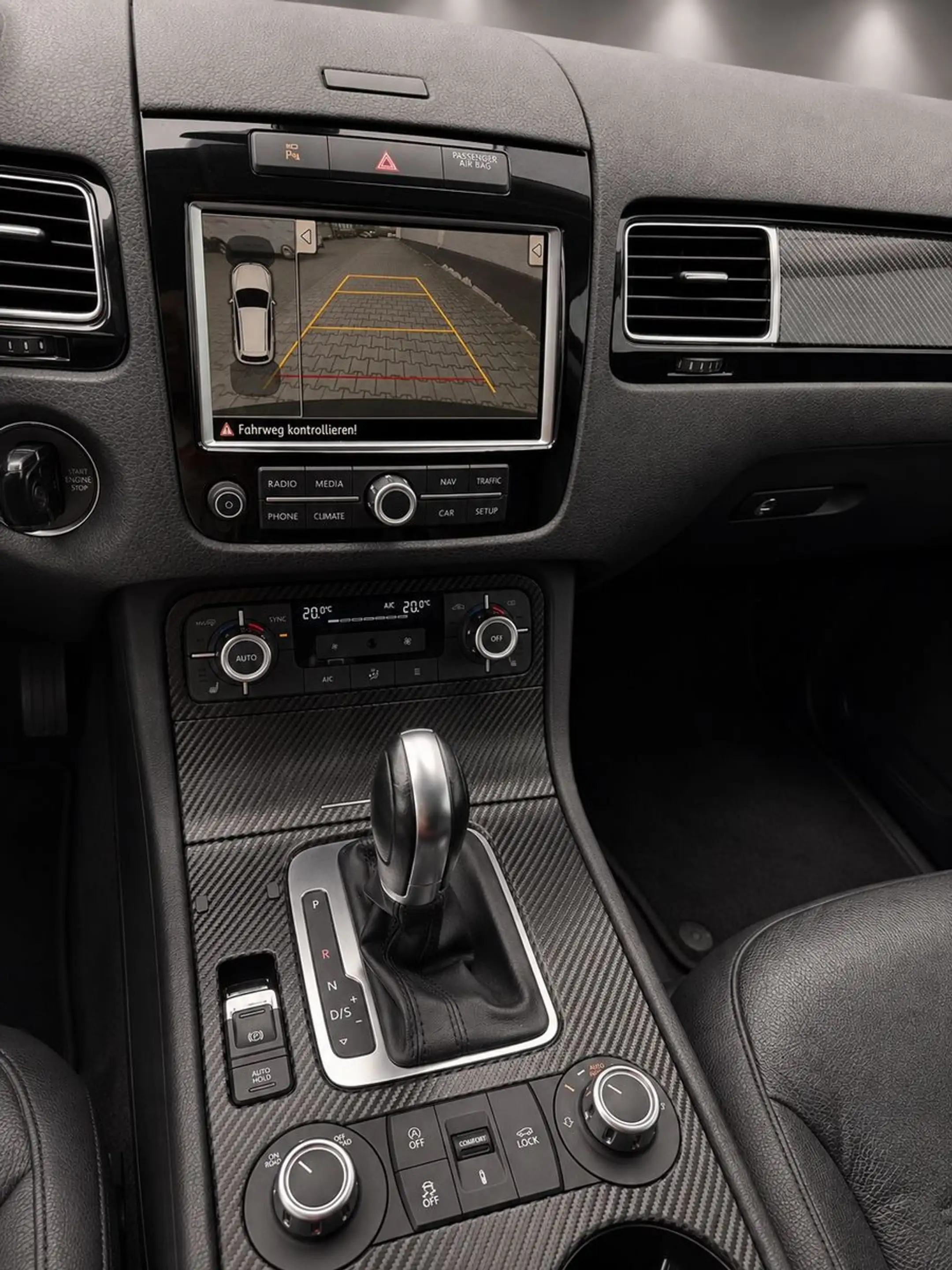 Volkswagen Touareg V6 TDI/AHK/RFK/Standheizung/Luftfederung — photo 12