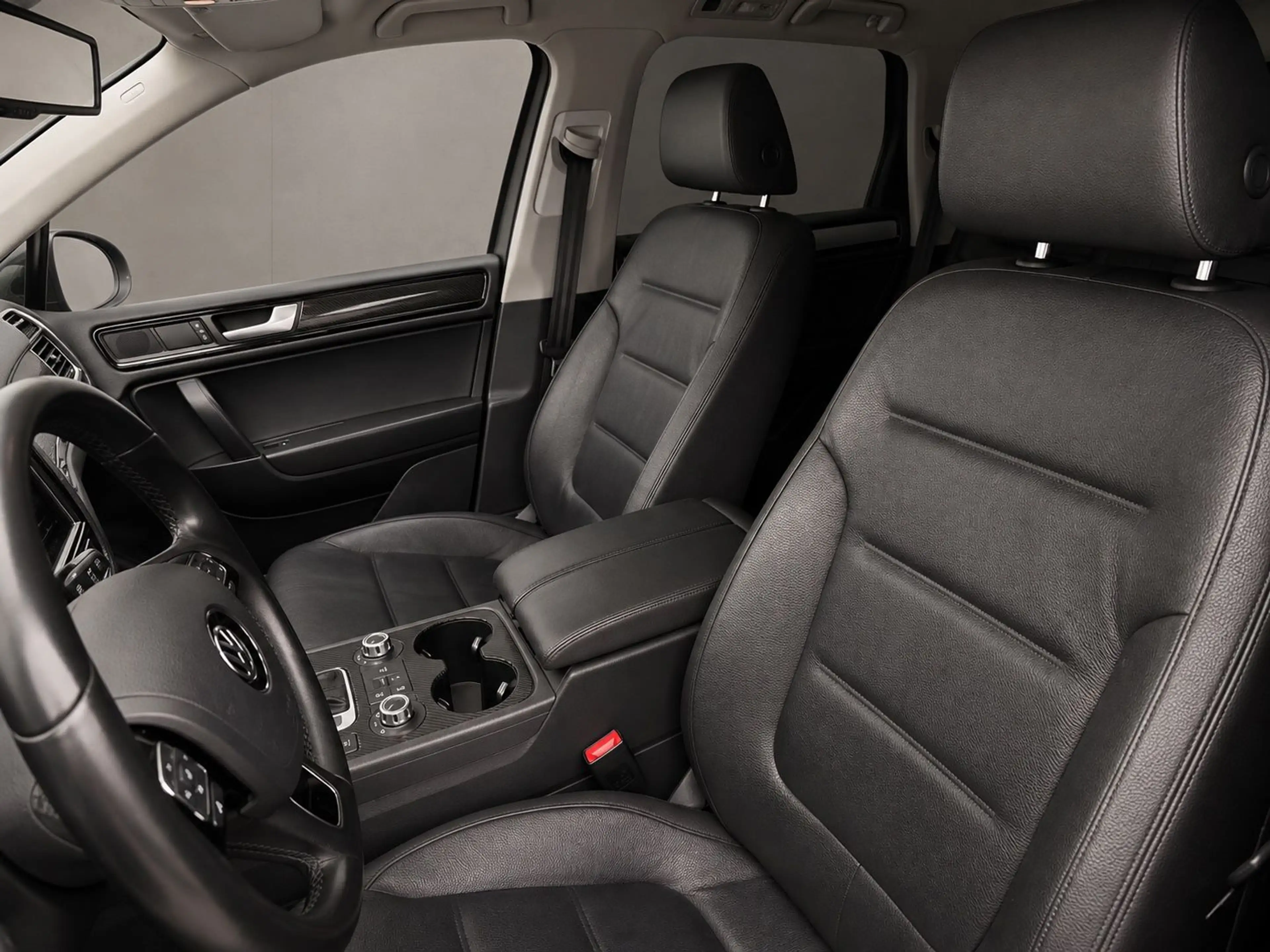 Volkswagen Touareg V6 TDI/AHK/RFK/Standheizung/Luftfederung — photo 9