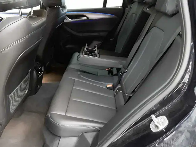 BMW X3 view 13