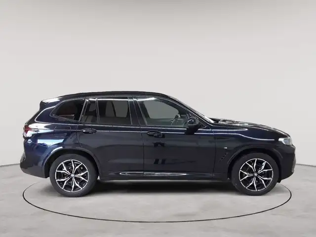 BMW X3 view 3