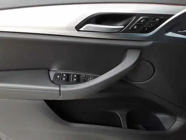 BMW X3 view 16
