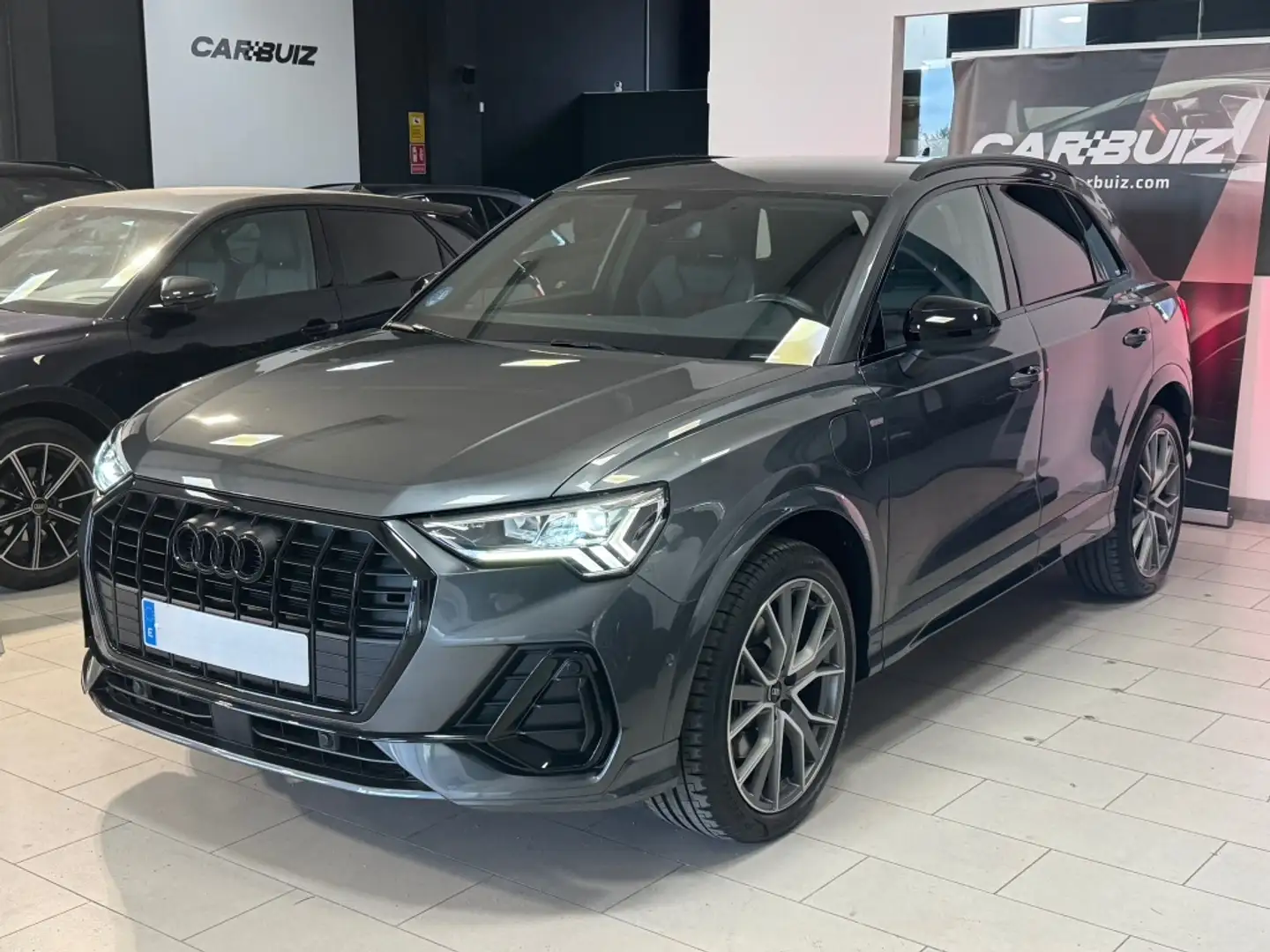Audi Q3 45 TFSIe Black line S-tronic Gris - 1