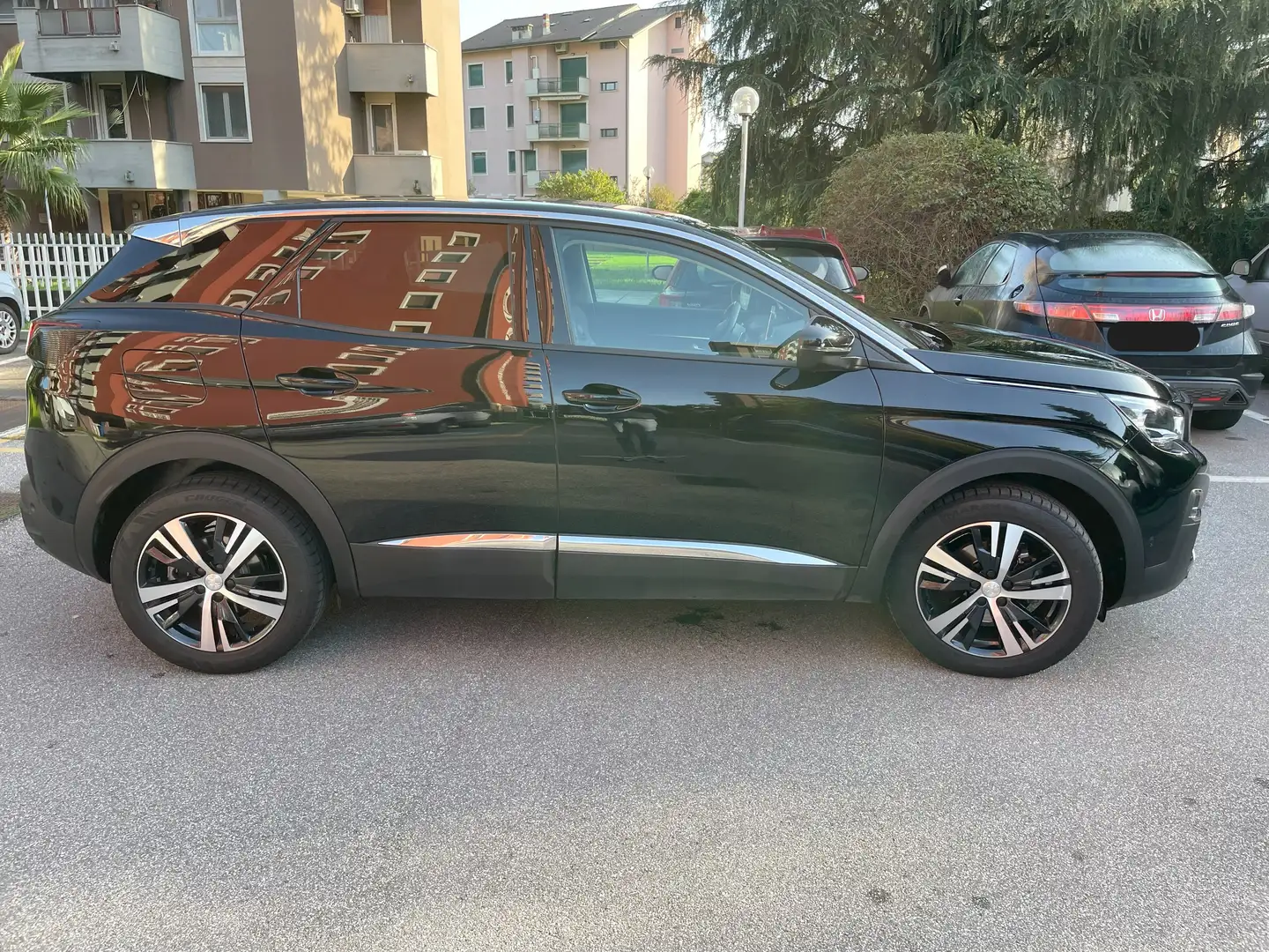 Peugeot 3008 PureTech Turbo 130 S&S Allure Nero - 1