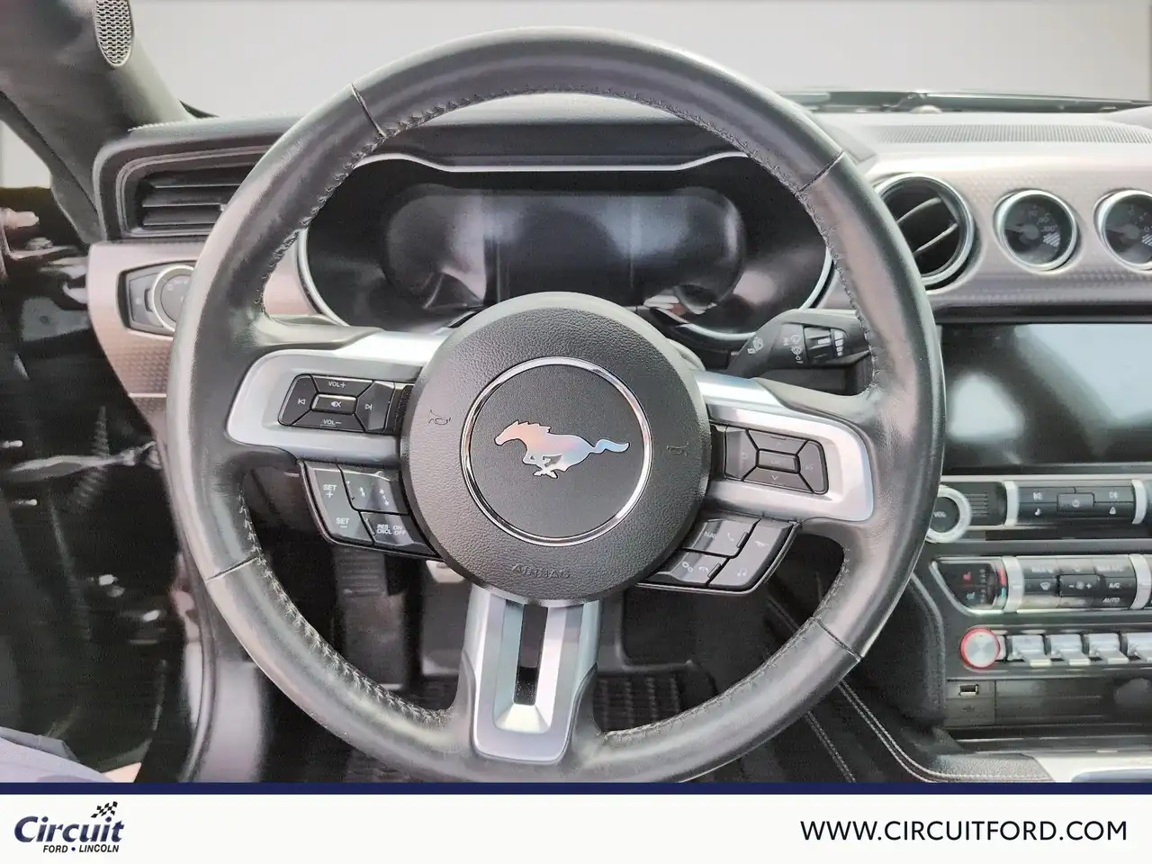 Ford Mustang снимка Ford Mustang