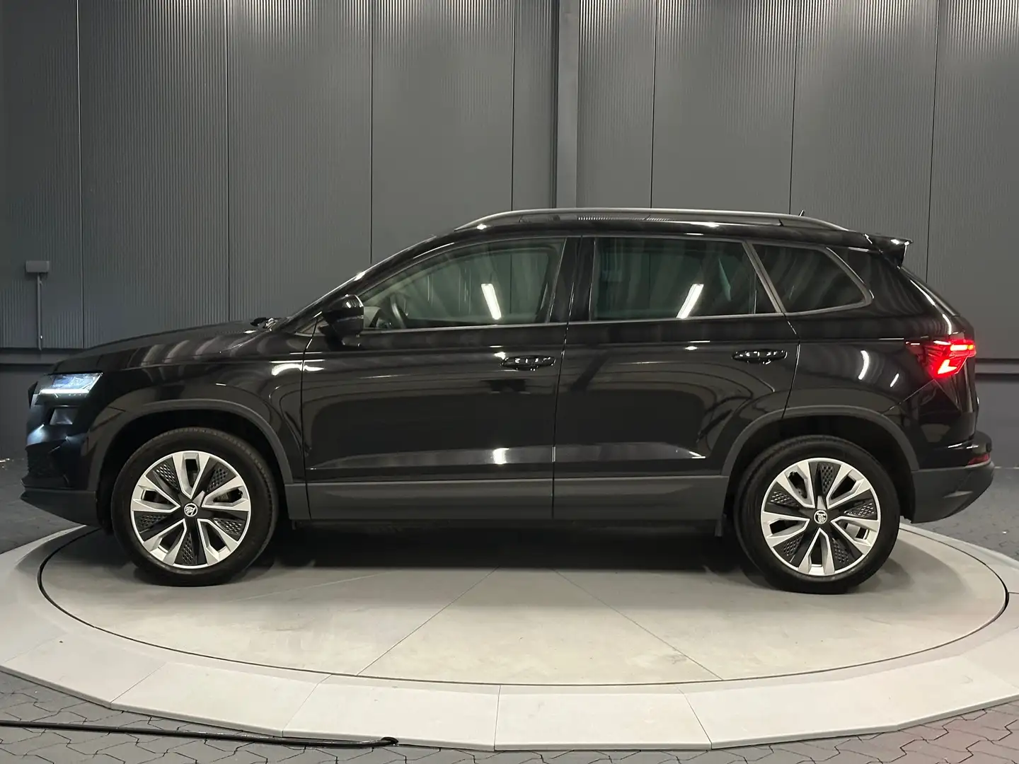 Skoda Karoq 1.5 TSI Style*18Zoll*CarPlay*KAMERA*AHK*Winter-Pak Schwarz - 2