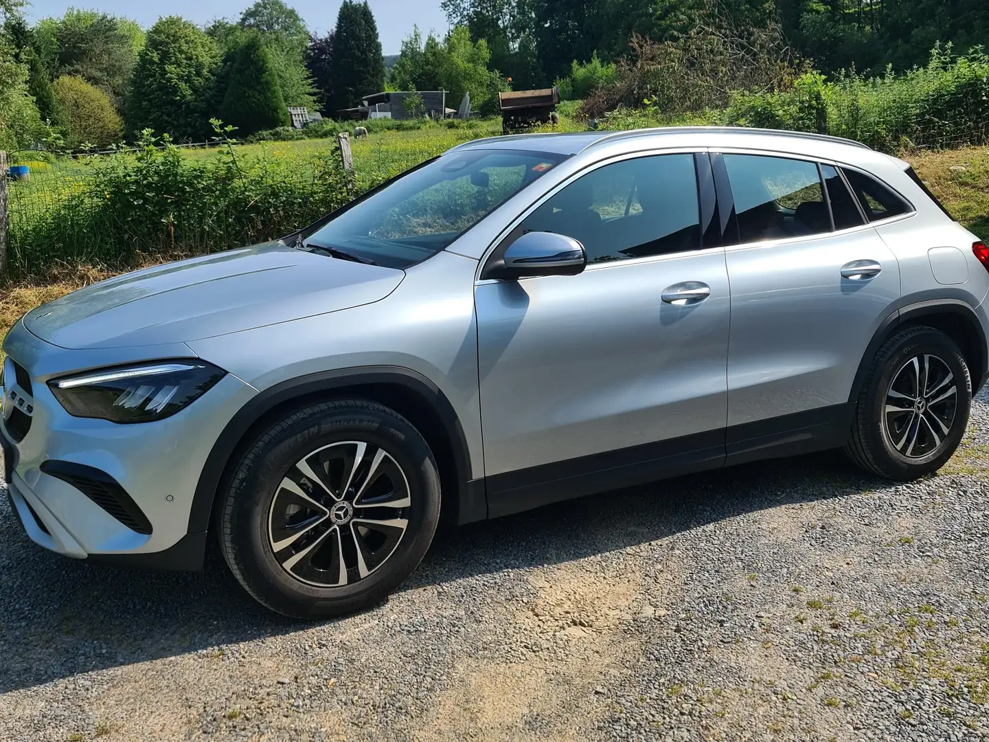 Mercedes-Benz GLA 180 GLA 180 Essential Line Argent - 1