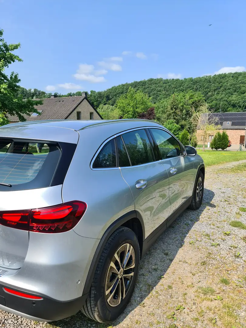 Mercedes-Benz GLA 180 GLA 180 Essential Line Argent - 2