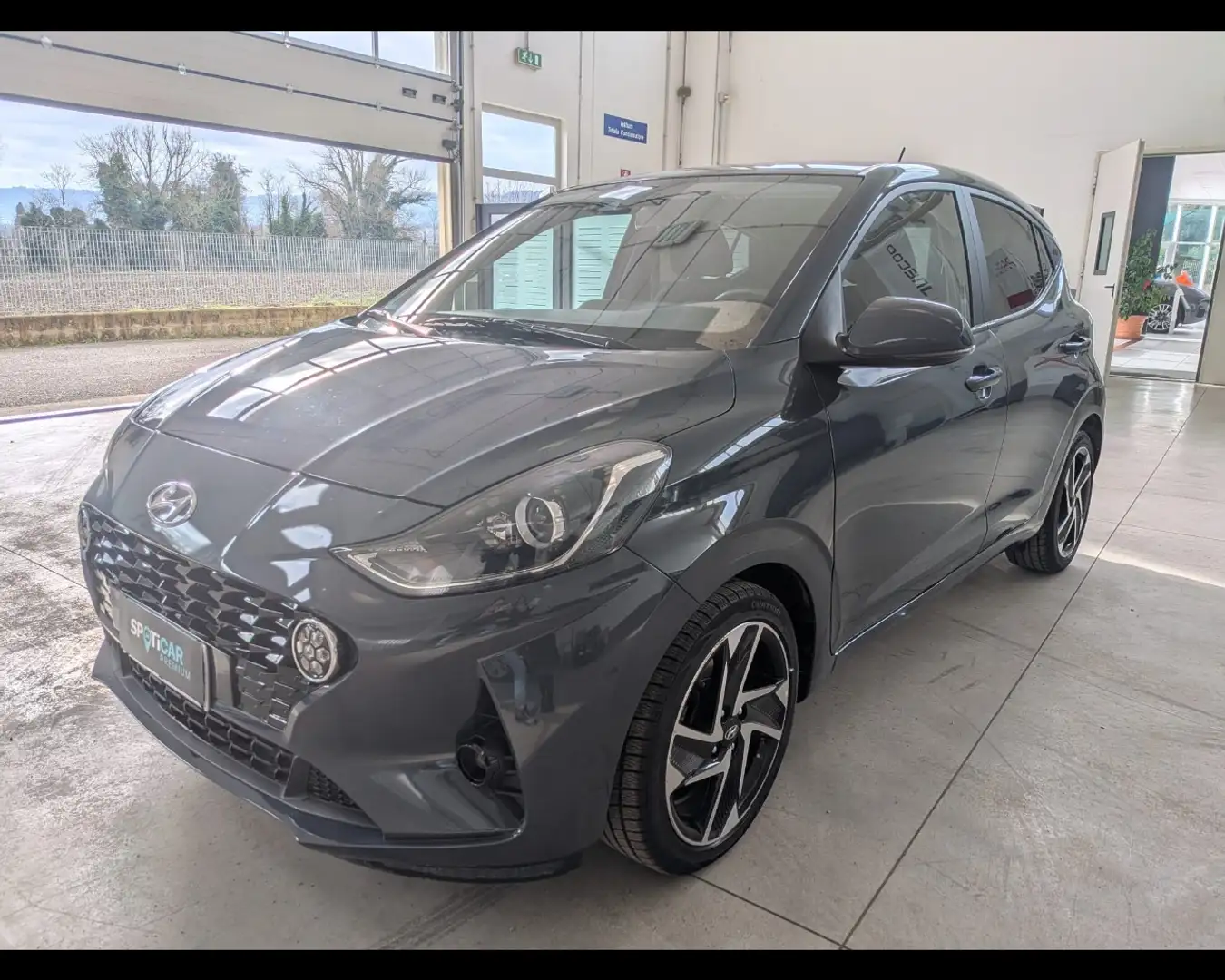 Hyundai i10 1.0 MPI Prime Gris - 1