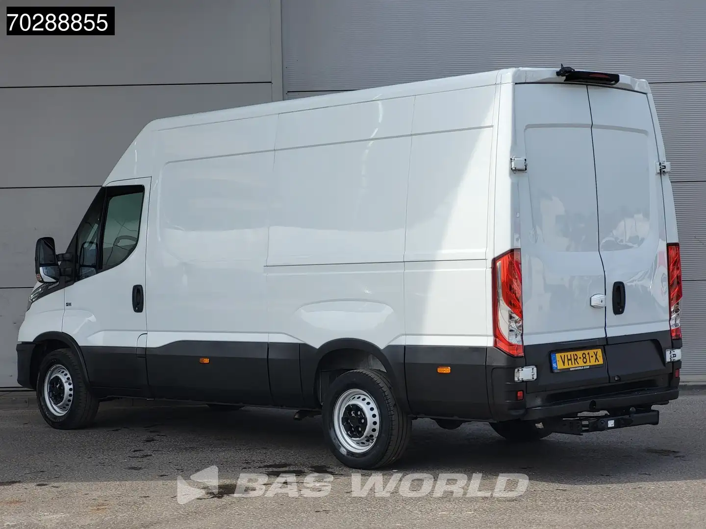Iveco Daily 35S16 Automaat L2H2 3500KG Trekhaak ACC LED Camera Wit - 2