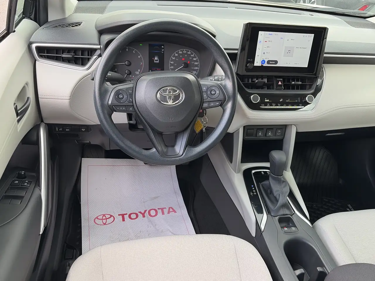 Toyota Corolla Cross снимка Toyota Corolla Cross