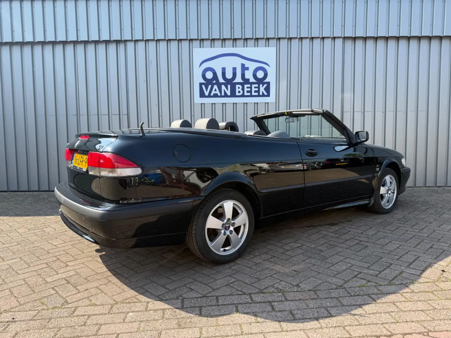 Saab 9-3 Cabrio 2.0t SE Anniversary|Nieuwe APK op 19-05 Zwart - 2