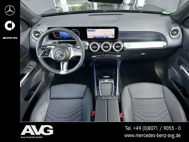 Mercedes-Benz GLB view 15
