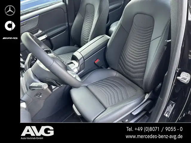 Mercedes-Benz GLB view 11