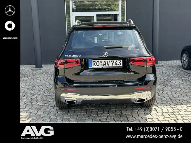Mercedes-Benz GLB view 5
