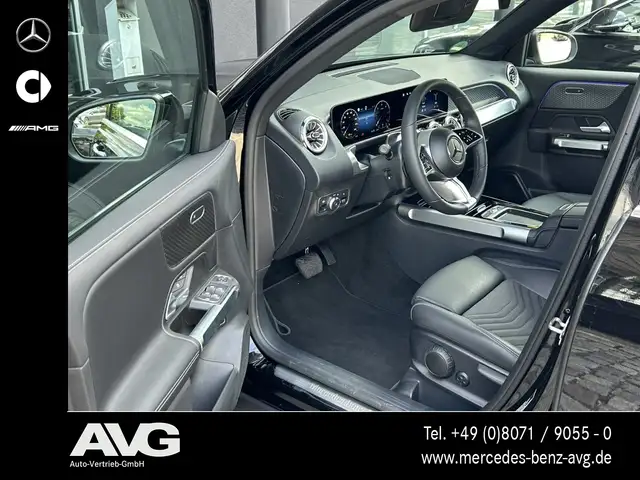 Mercedes-Benz GLB view 8