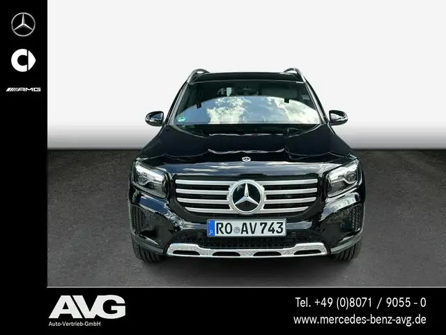 Mercedes-Benz GLB view 2