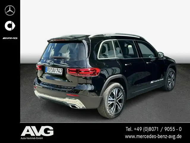 Mercedes-Benz GLB view 4