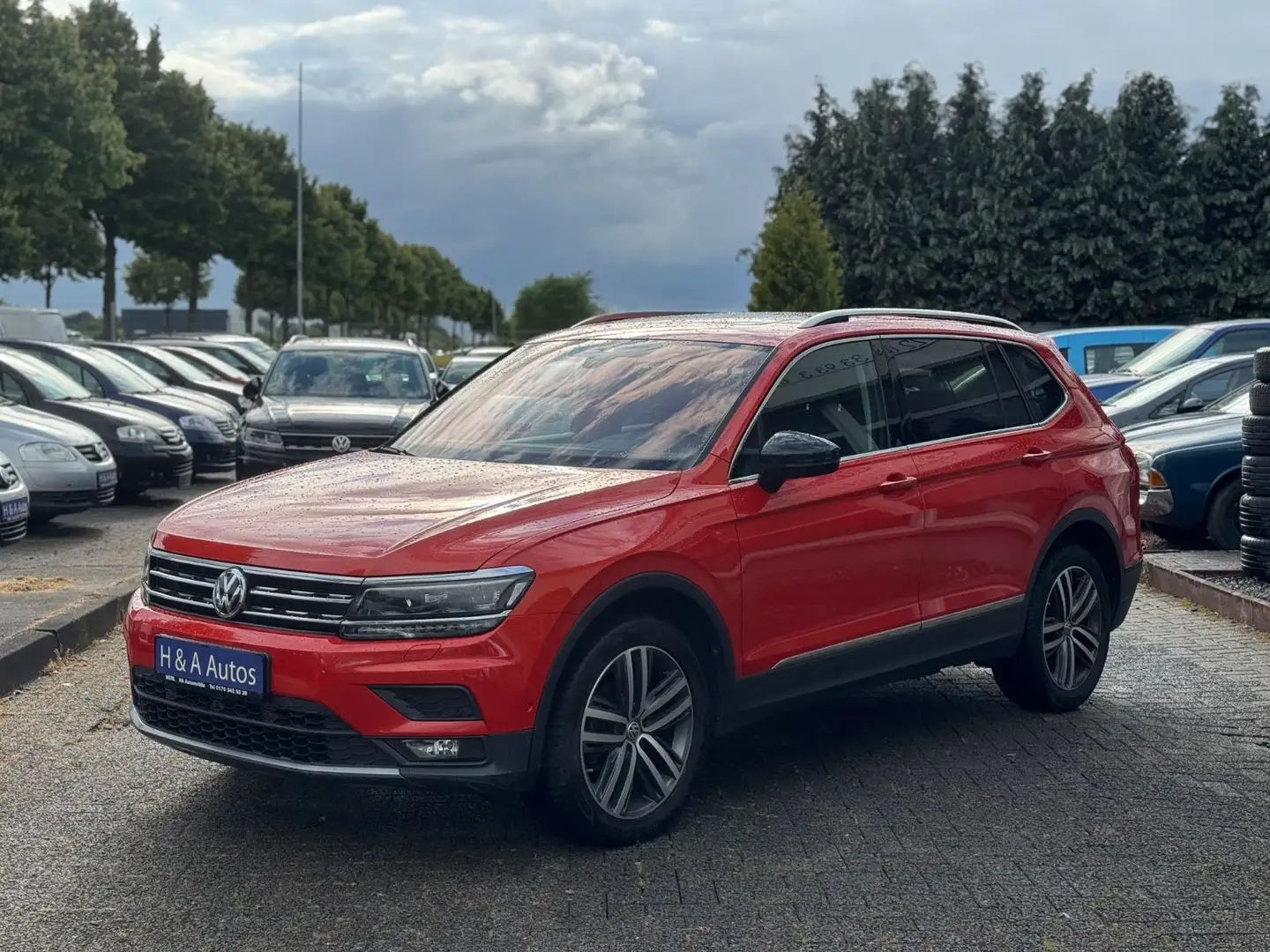Volkswagen Tiguan Allspace IQ.DRIVE Orange - 1