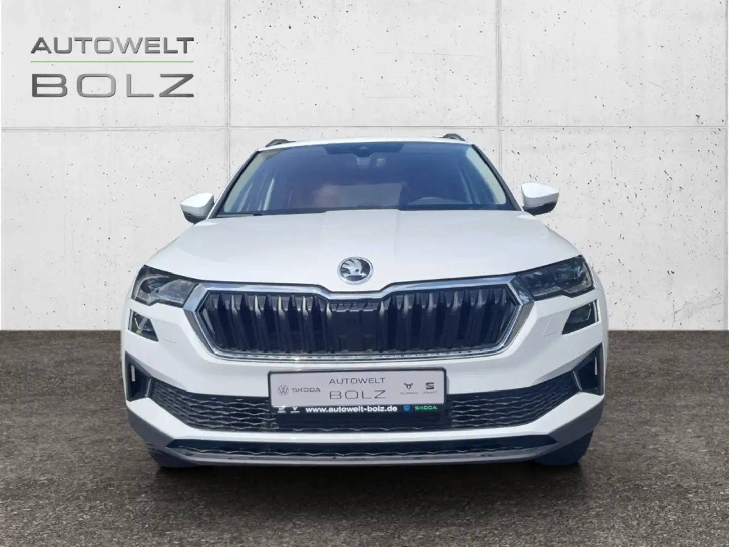 Skoda Karoq Selection 1.5 TSI AHK Navi Matrix Kamera DigiCock Weiß - 2