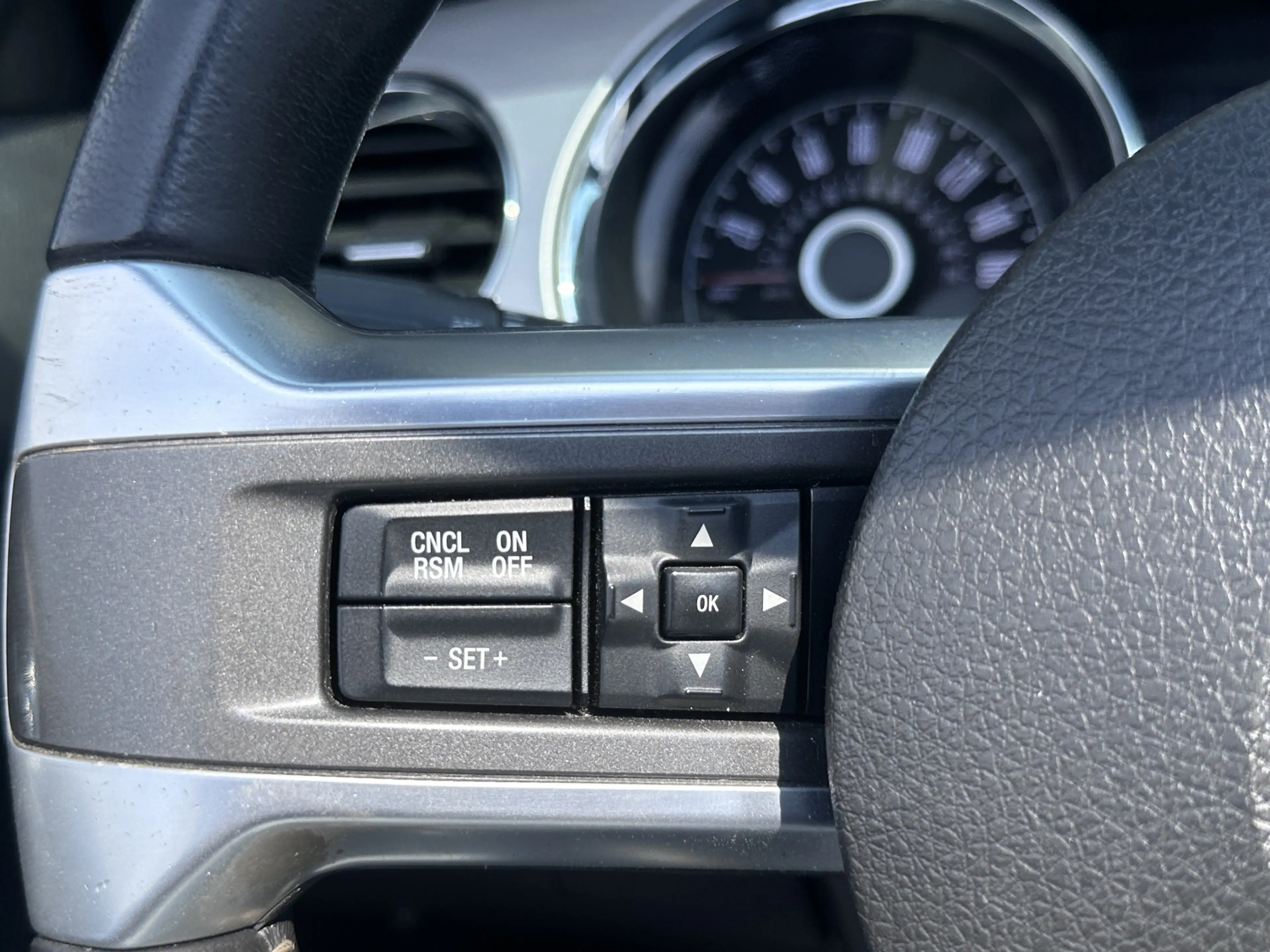 Ford Mustang USA 3.7 V6 — photo 31