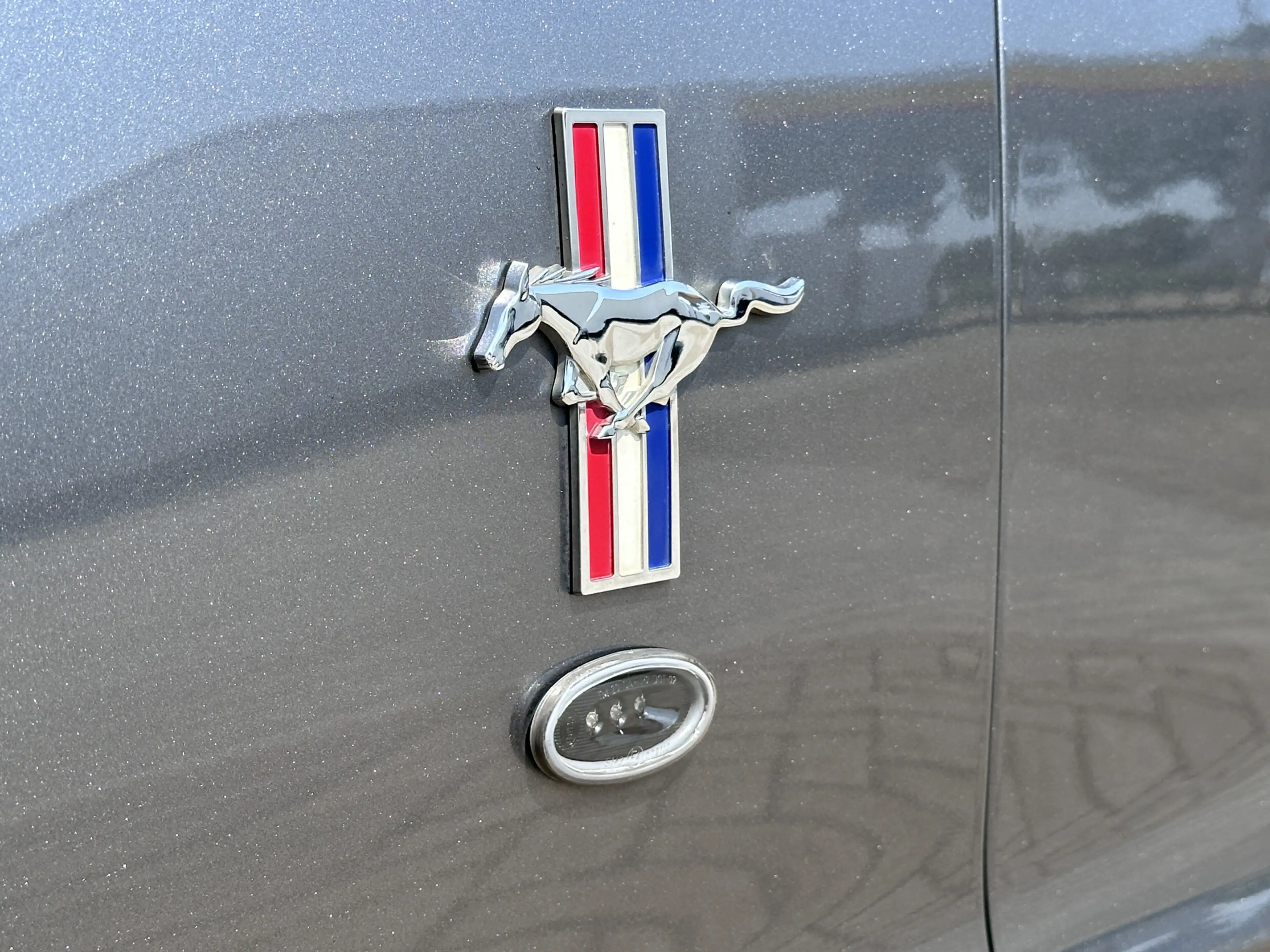 Ford Mustang USA 3.7 V6 — photo 8
