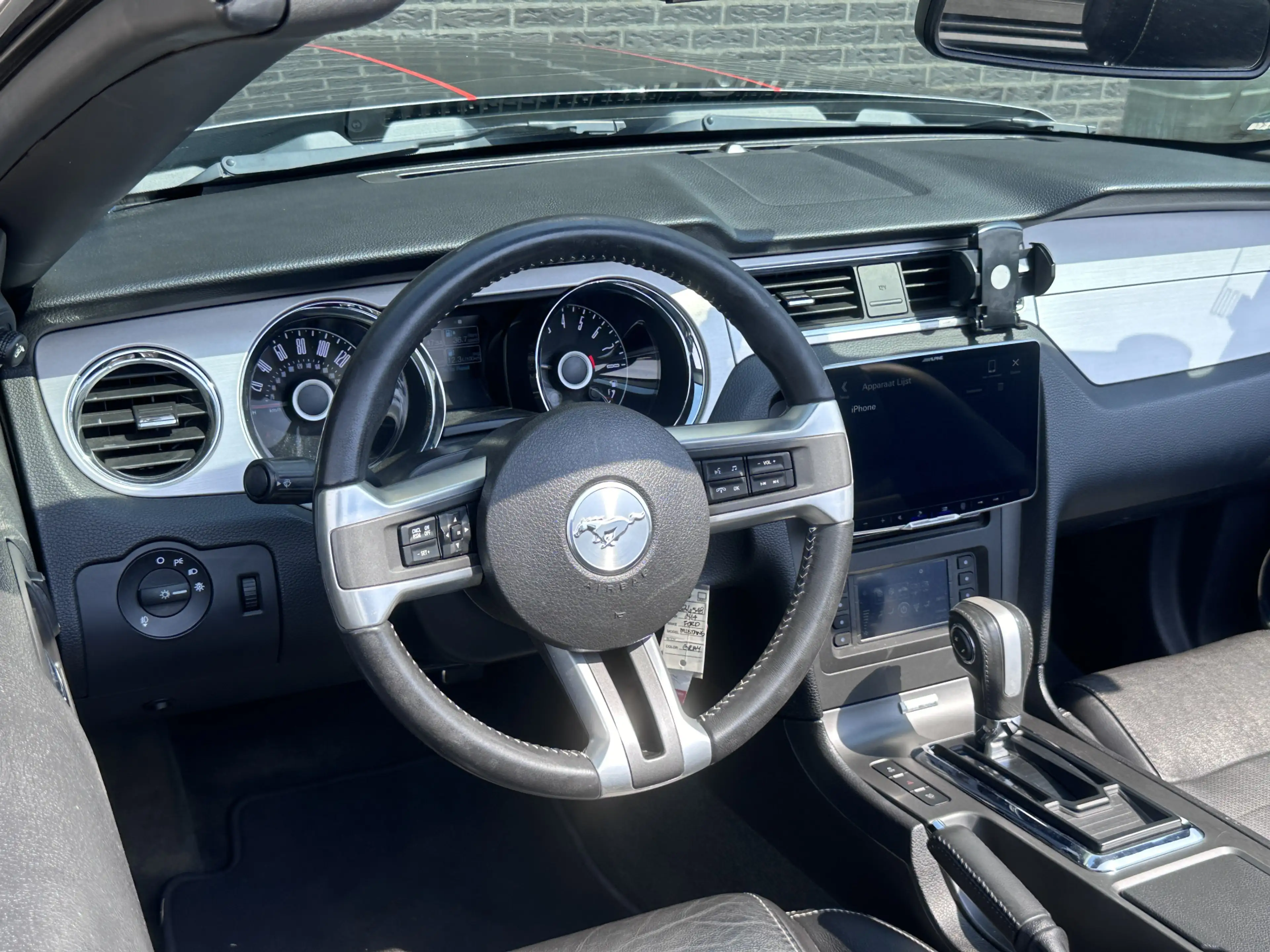 Ford Mustang USA 3.7 V6 — photo 25