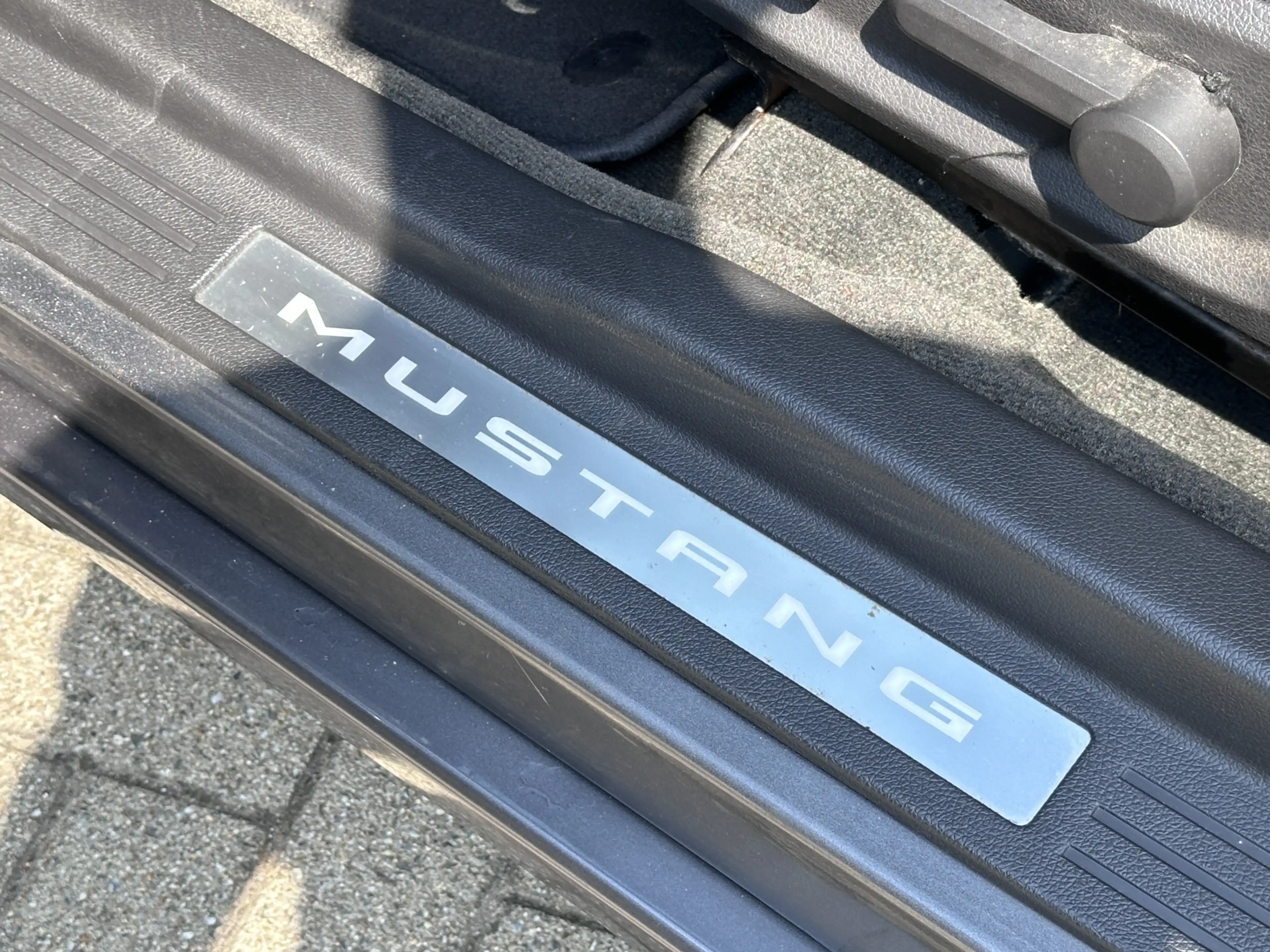 Ford Mustang USA 3.7 V6 — photo 21