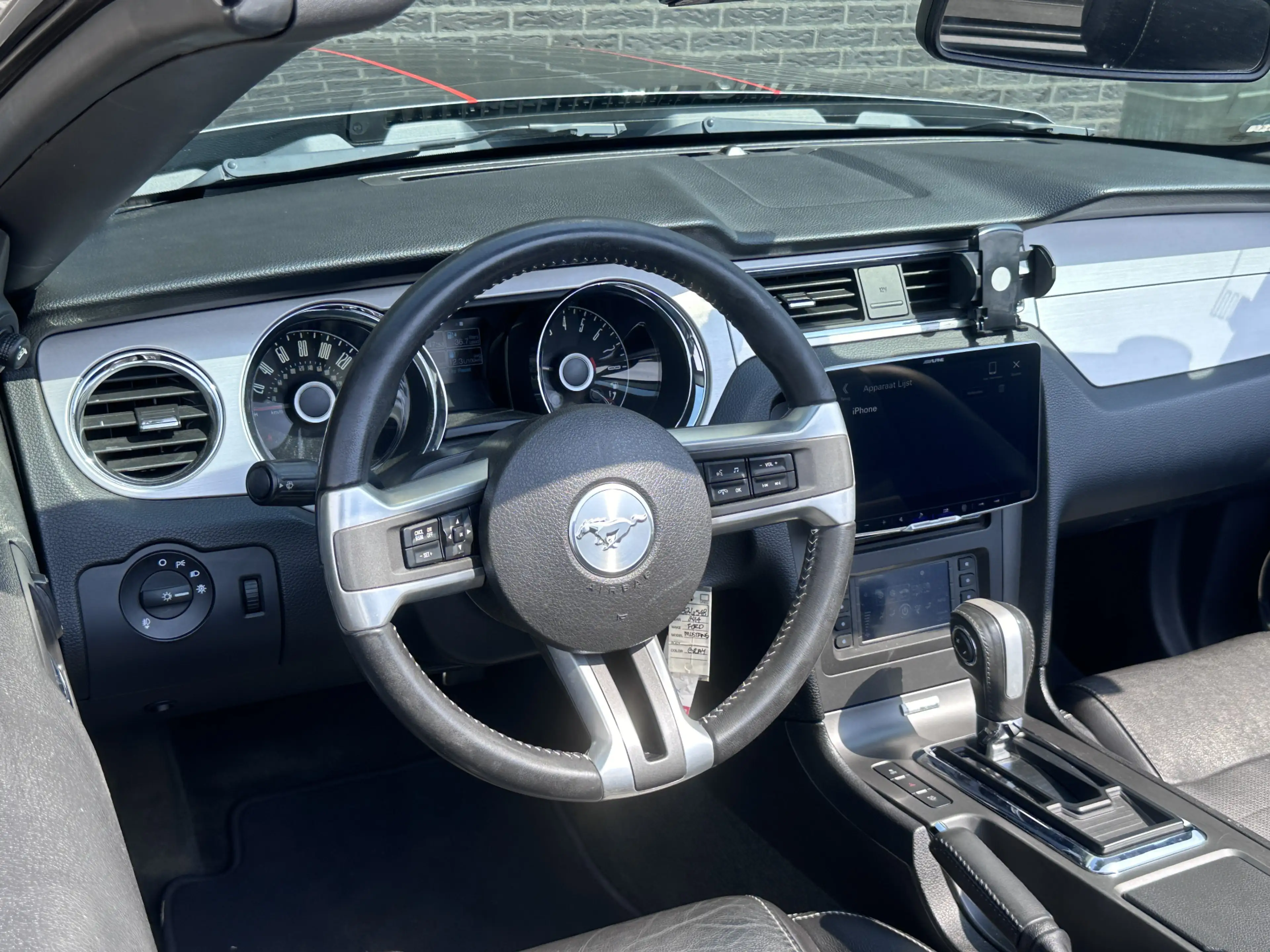 Ford Mustang USA 3.7 V6 — photo 26