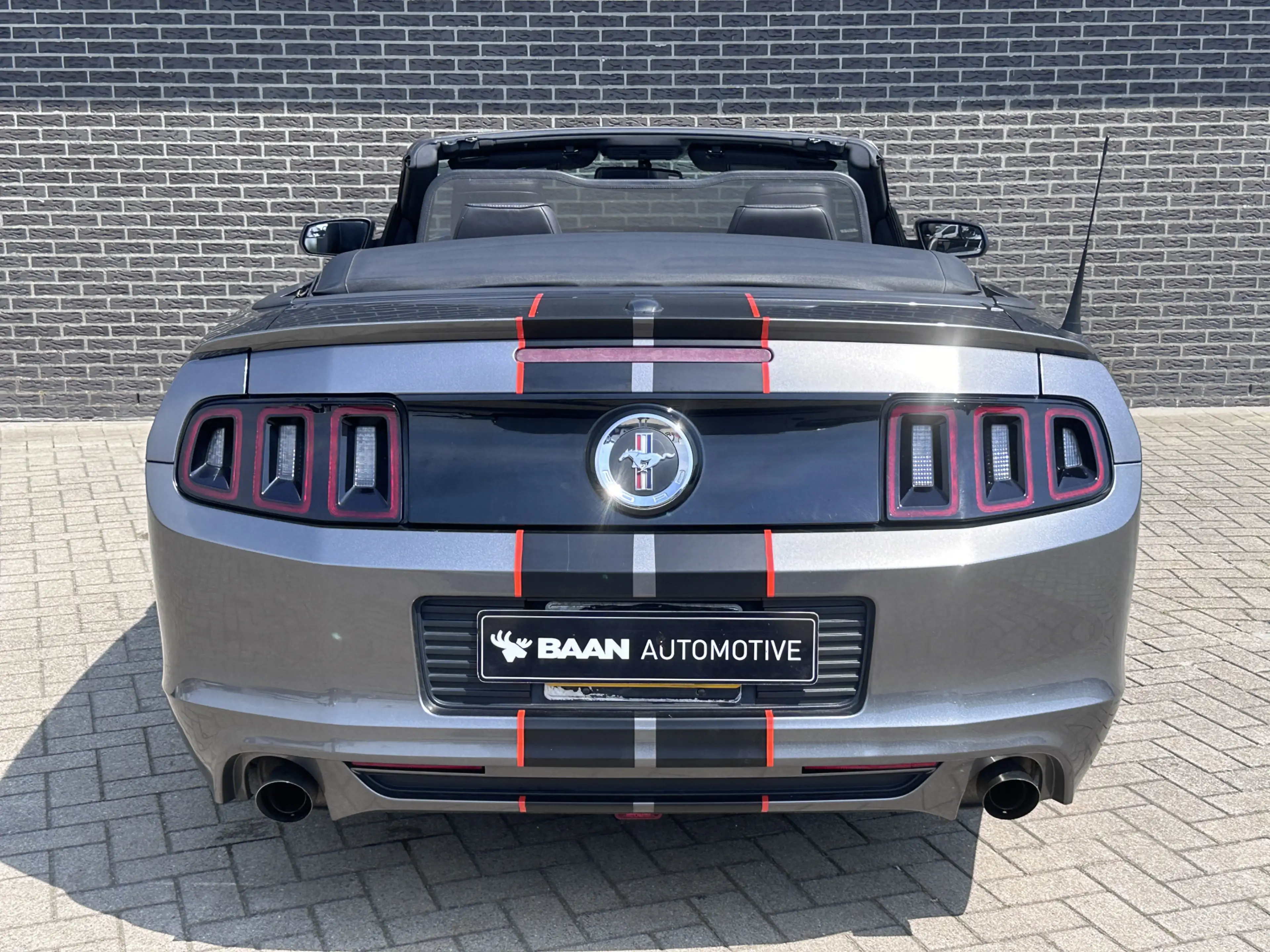 Ford Mustang USA 3.7 V6 — photo 24
