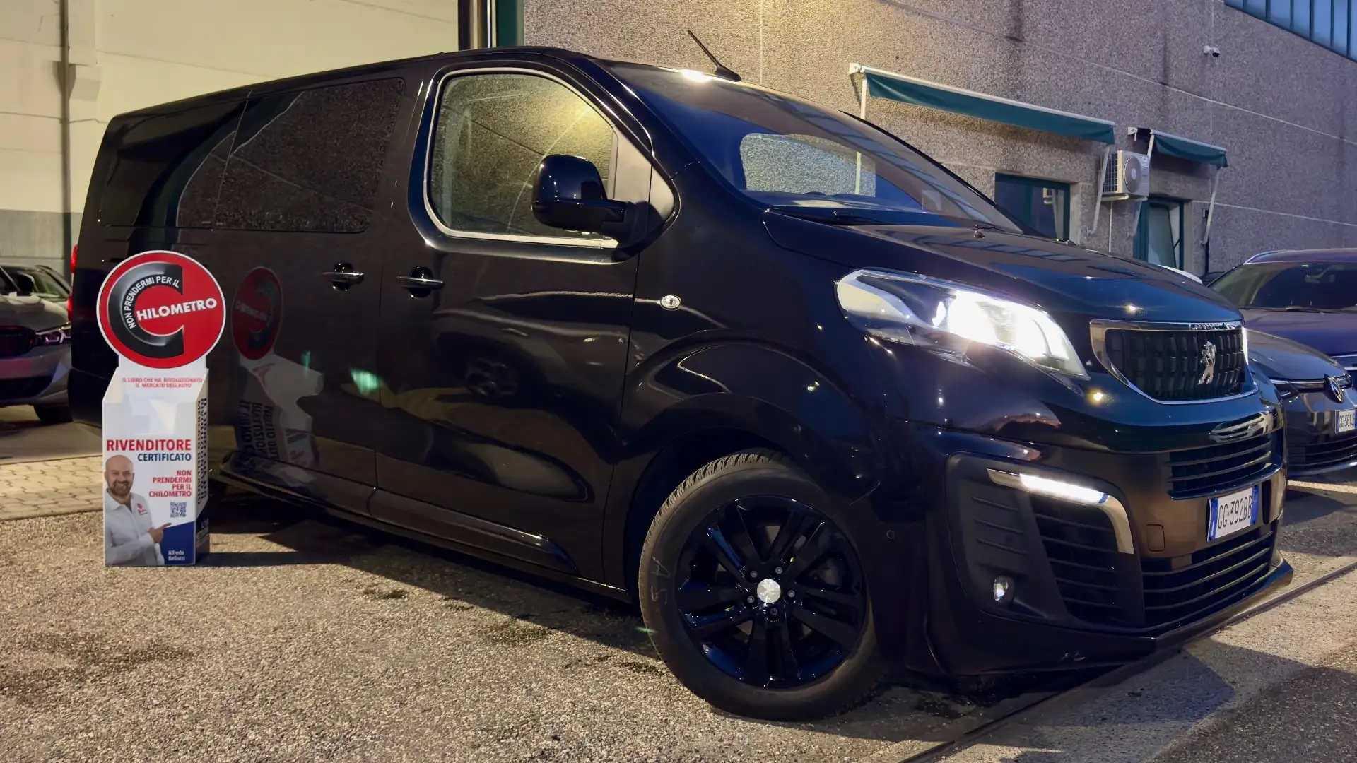 Peugeot Traveller PEUGEOT TRAVELLER 2.0 BLUEHDI LONG BUSINESS VIP 17 Nero - 1