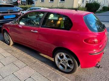 147 3-Türer 2.0 Twin Spark Selespeed Distinctive